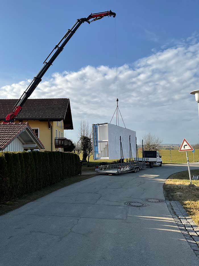 Anlieferung des Pools